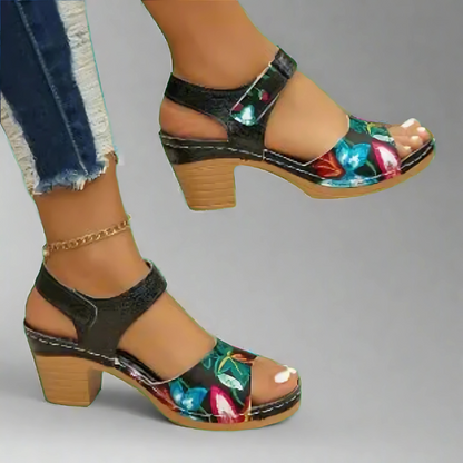 Carina™ - Sandaler med blomstrete hæler